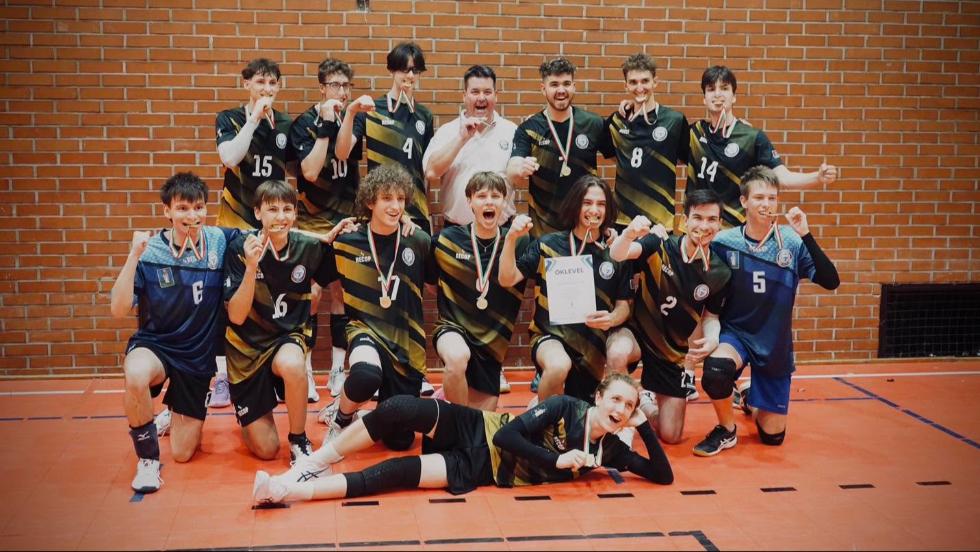 Bajnoki címet ünnepelhet a ZTE Röplabda Klub U20-as fiúcsapata Bajnoki címet ünnepelhet a ZTE Röplabda Klub U20-as fiúcsapata