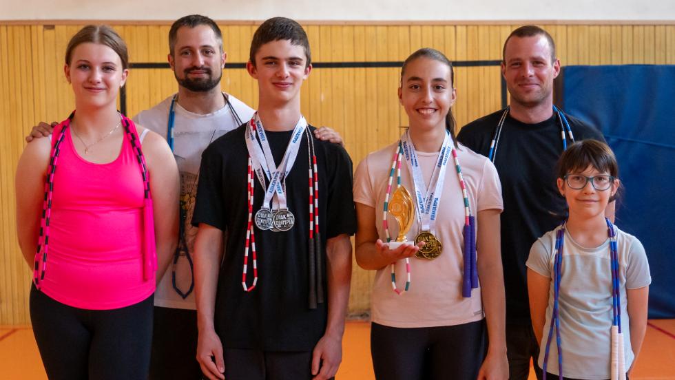 Ugrókötél Diákolimpia: a Speed Kötélugró Klub tagjai remekeltek Ugrókötél Diákolimpia: a Speed Kötélugró Klub tagjai remekeltek
