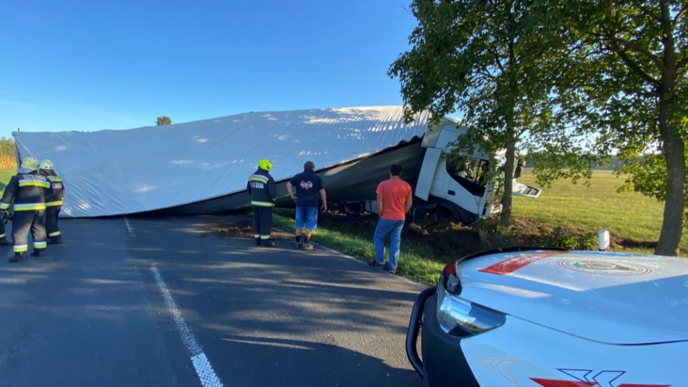 Kamion zárta el a 74-es főutat Kamion zárta el a 74-es főutat