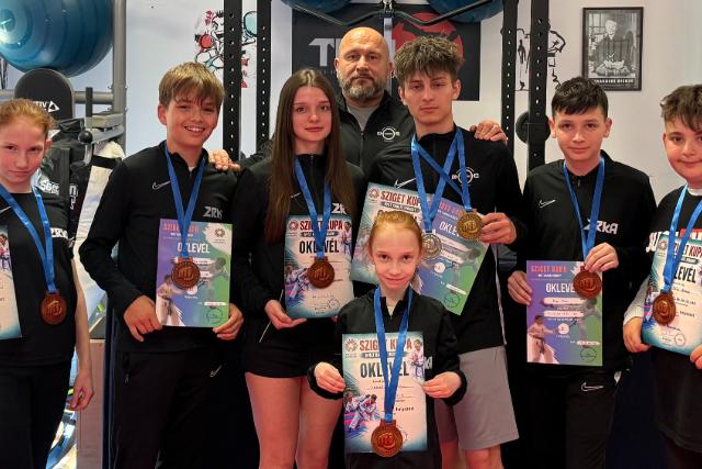 Nyolc �rmet szereztek a ZRKA Toriki karat�k�i a Sziget Kup�n