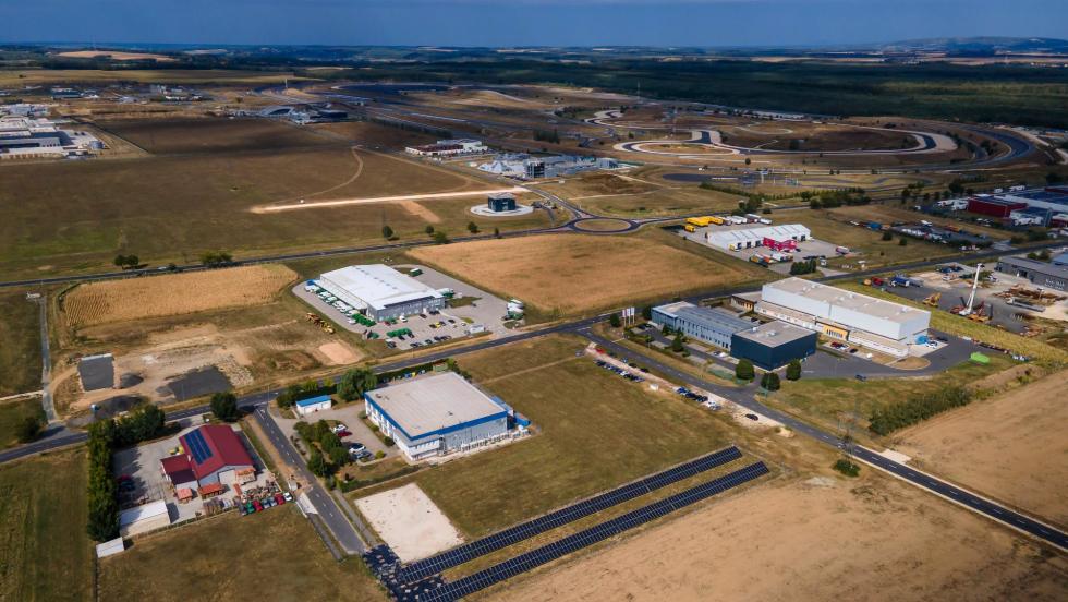 40 városfejlesztési cél – jelentősen bővül az északi ipari park infrastruktúrája 40 városfejlesztési cél – jelentősen bővül az északi ipari park infrastruktúrája