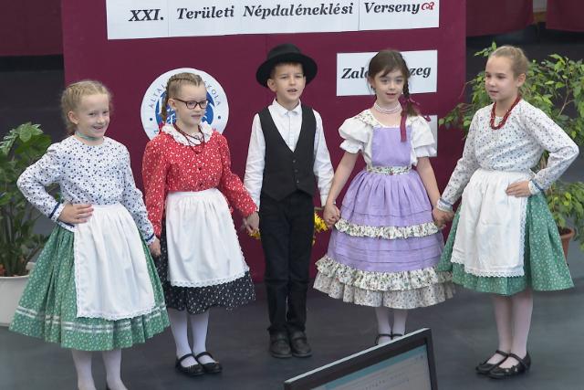Npdalneklsi verseny – Tbb, mint hromszz dik nekelt a Liszt iskolban