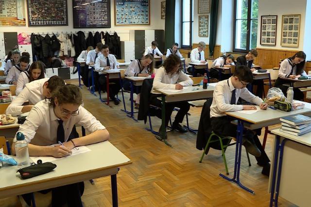 Érettségi: német nyelvből vizsgáznak a diákok
Érettségi: német nyelvből vizsgáznak a diákok