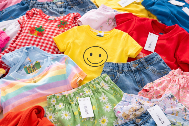 Nem csak olcs�k: vesz�lyes anyagokat is tartalmazhatnak az olcs� gyerekruh�k