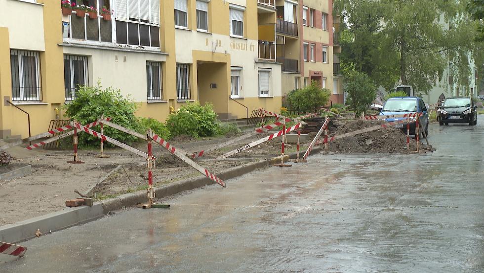 Járda épül a Göcseji úton Járda épül a Göcseji úton