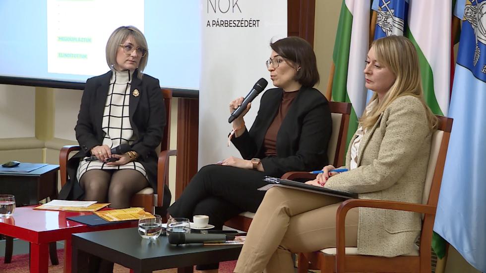 Nők a háború ellen – a Korona Szalonban találkoztak Nők a háború ellen – a Korona Szalonban találkoztak