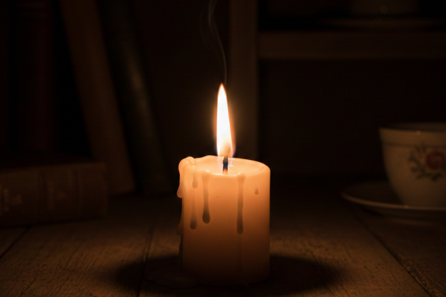 Ne haszn�ljon gyerty�t �ramsz�net eset�n! Itt van 4 szab�ly, ha nincs �ram