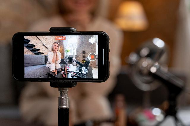 A plus size influenszer lltsa szerint ki kellene szlesteni a szllodk folyosit