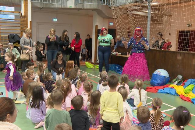 Farsangi mulats�g – A Kertv�rosban m�r el�zt�k a telet