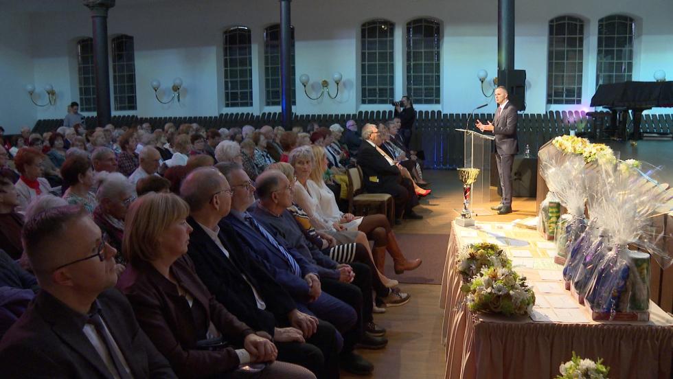 Záróünnepséget tartottak a szépkorúak Záróünnepséget tartottak a szépkorúak