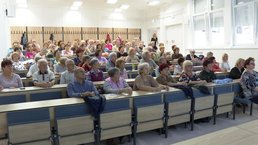 Becsengettek – Megkezdődött a tanév a Senior Akadémián Becsengettek – Megkezdődött a tanév a Senior Akadémián