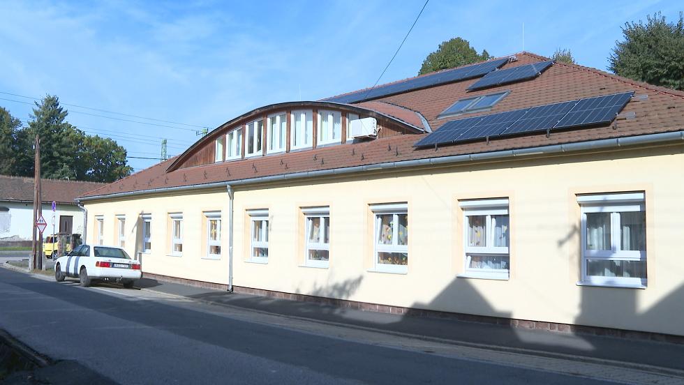 Napelemeket telepítettek a Radnóti Utcai Óvoda tetejére Napelemeket telepítettek a Radnóti Utcai Óvoda tetejére