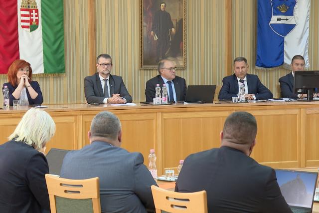 �l�sezett a k�zgy�l�s - besz�moltak a zalai k�zbiztons�g helyzet�r�l