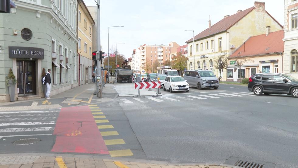 Elkészült az útfelújítás Elkészült az útfelújítás