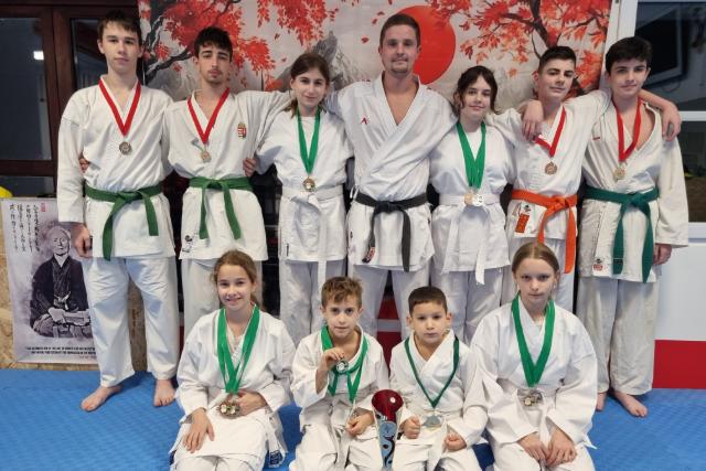Sikeres htvge Sopronban: remek eredmnyekkel trtek haza a zalaegerszegi karatkk
