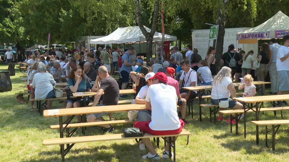 Pr�szafesztiv�l �s Csal�di P�nk�sd