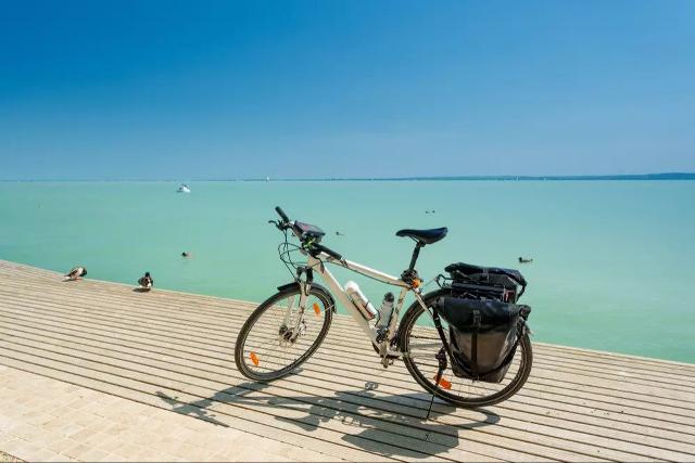 Nemcsak a strandolók, a kerékpárosok és a kirándulók kedvenc úticélja is a Balaton
