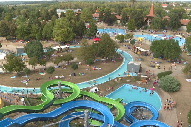 J�t�konys�g – T�megeket v�rnak az AquaCity-be