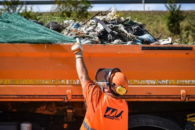 Lzr Jnos is csatlakozott a szemtszedsi akcihthez