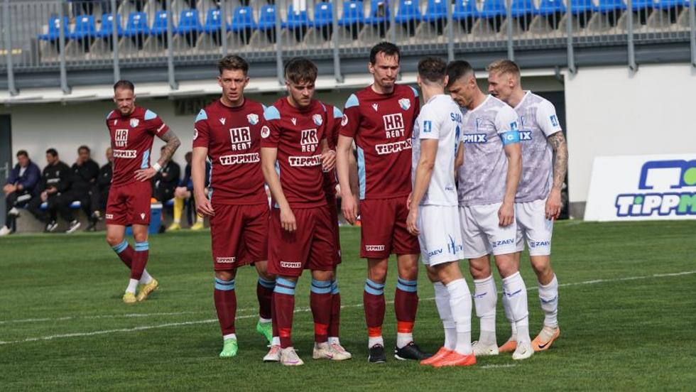 A Koz�rmisleny vend�gek�nt j�tszott felk�sz�l�si m�rk�z�st a ZTE FC