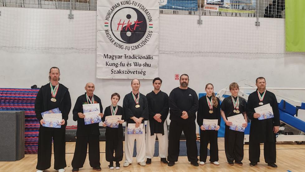 Éremesővel kezdte a szezont a Belső Utak Iskolája Éremesővel kezdte a szezont a Belső Utak Iskolája