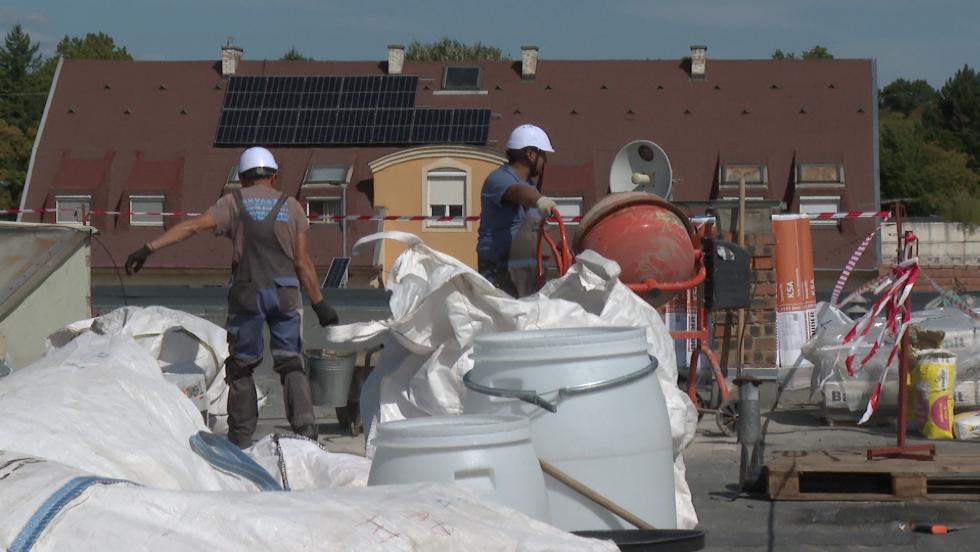 Rekonstrukciós munkák a vásárcsarnokban Rekonstrukciós munkák a vásárcsarnokban