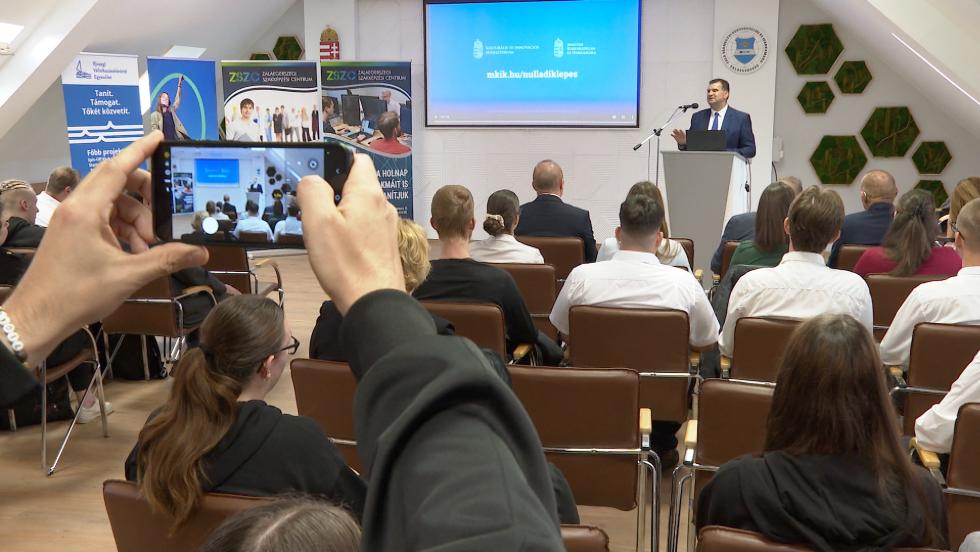 Vállalkozásismereti Roadshow – Zalaegerszeg volt a következő állomás Vállalkozásismereti Roadshow – Zalaegerszeg volt a következő állomás