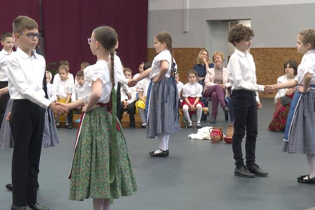 �vadz�r� n�pt�nc bemutat�t tartottak a Liszt-iskol�ban