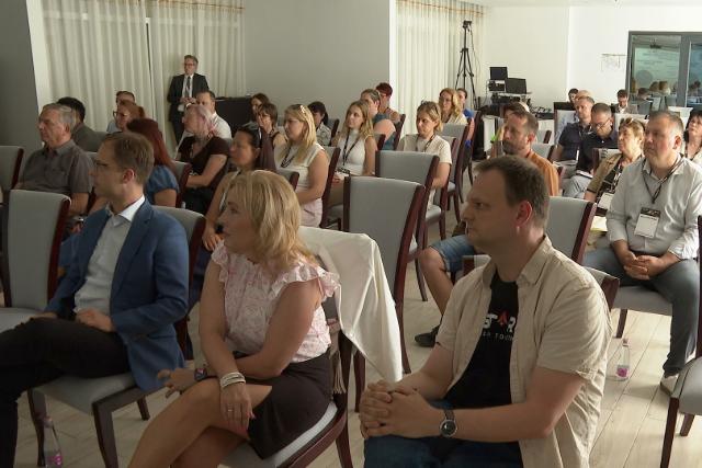 A kisv�llalkoz�sok lehet�s�geit mutatt�k be