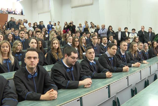 Diplomaátadó ünnepség a Zalaegerszegi Egyetemi Központban Diplomaátadó ünnepség a Zalaegerszegi Egyetemi Központban