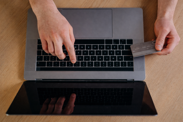 Banki �gyint�z�nek adt�k ki magukat – zalai rend�r�k buktatt�k le a csal�kat