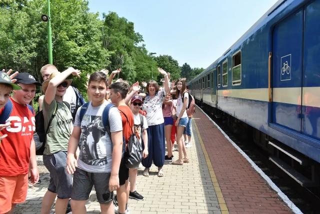 A MÁV nem bírja a Balatonra tartó utasok tömegét A MÁV nem bírja a Balatonra tartó utasok tömegét