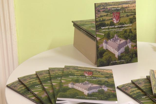 Knyvbemutat a Gcseji Mzeumban 