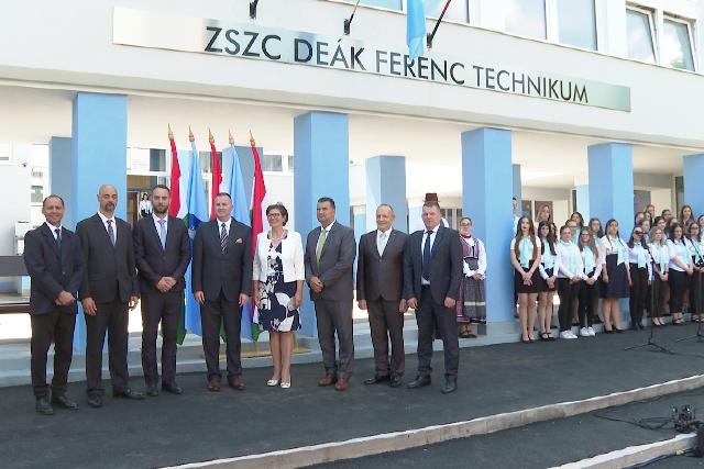 Felavattk a megjult Dek Ferenc Technikumot