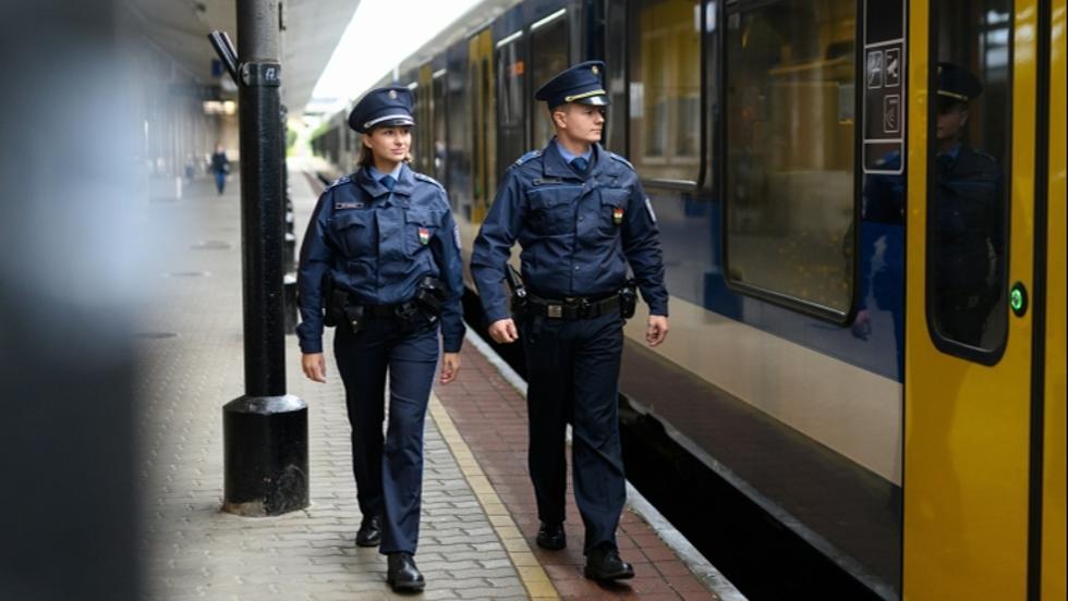 Vonatokon, pályaudvarokon tart 24 órás ellenőrzést csütörtök reggeltől a rendőrség Vonatokon, pályaudvarokon tart 24 órás ellenőrzést csütörtök reggeltől a rendőrség