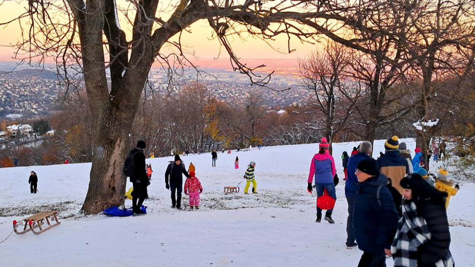Teltház a Normafán: pórul járhat, aki autóval indul Teltház a Normafán: pórul járhat, aki autóval indul