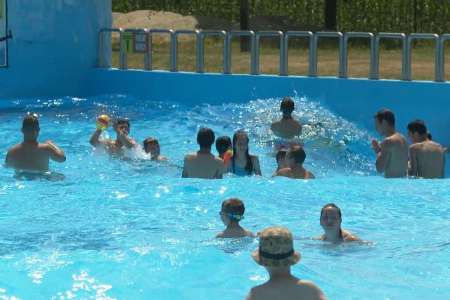 Strandidő-rekordokat döntögetnek a hőségben Strandidő-rekordokat döntögetnek a hőségben