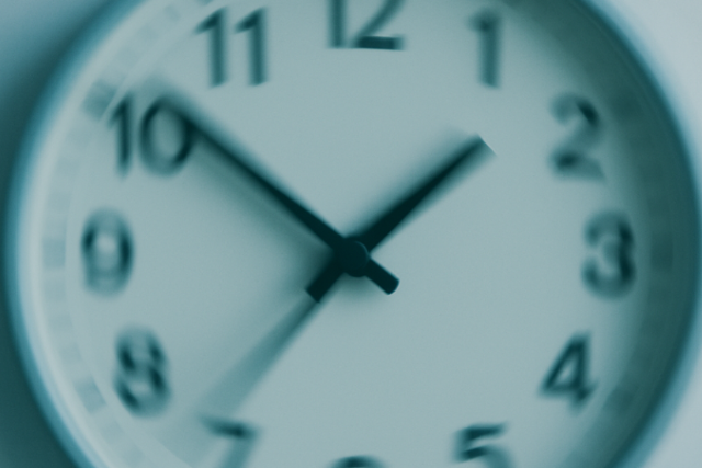 Kor�bban j�n a ny�ri id�sz�m�t�s: ekkor lesz az �ra�t�ll�t�s 2026-ban