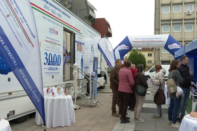 Zalaegerszegre �rkezett a sz�r�busz – T�bb mint �tezer vizsg�latot v�geztek