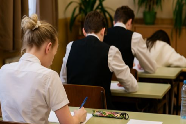 J�v� h�ten v�get �r a f�l�v az iskol�kban �s j�nnek a felv�telik