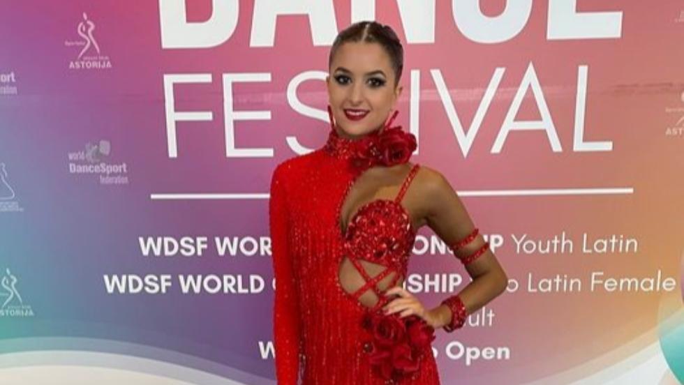 Darabos Emma 19. helyezett a WDSF Ifjúsági Szóló Latin Világbajnokságon Darabos Emma 19. helyezett a WDSF Ifjúsági Szóló Latin Világbajnokságon