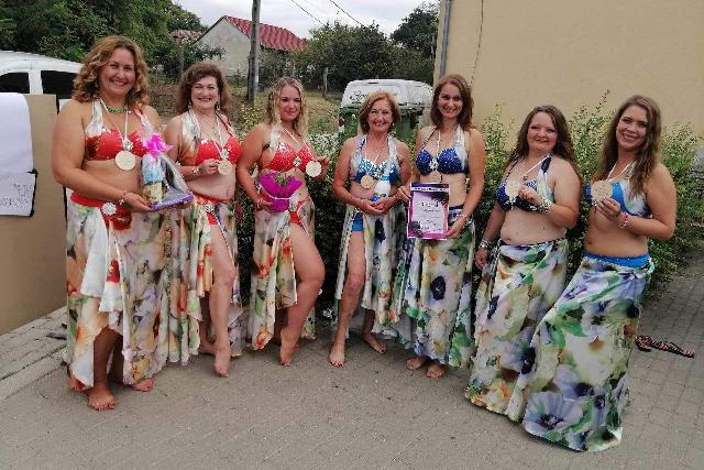 Aranyes� hullott a zalaegerszegi t�ncosokra a III. Dinasma Hast�nc Kup�n