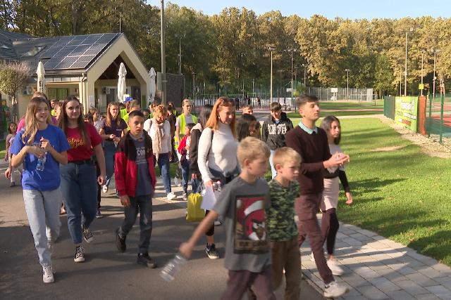 Stni jobb - Zrrendezvny az lmnyparkban    