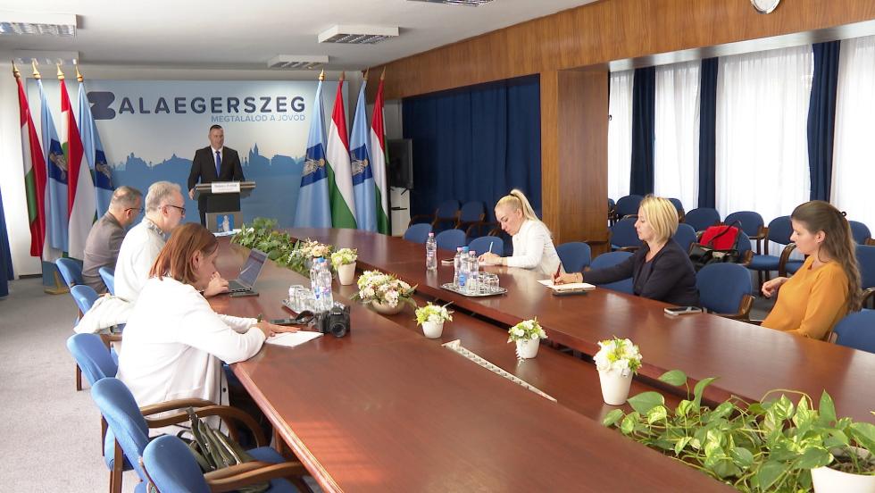 Parkolás, kertvárosi posta - Döntött a közgyűlés Parkolás, kertvárosi posta - Döntött a közgyűlés
