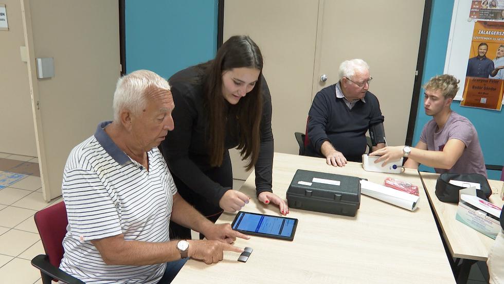 Idősek hónapja – Egészségügyi programokkal nyitották a rendezvényt Idősek hónapja – Egészségügyi programokkal nyitották a rendezvényt
