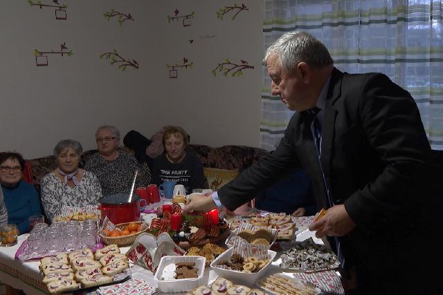Meggyújtották az adventi gyertyát Andráshidán Meggyújtották az adventi gyertyát Andráshidán
