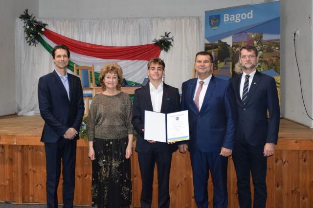 Betlehem Dávid átvette díszpolgári címét Betlehem Dávid átvette díszpolgári címét