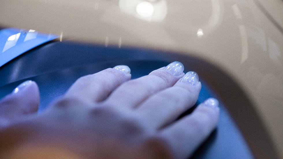 A körmös UV-lámpa rákkeltő lehet, a szakértők szerint A körmös UV-lámpa rákkeltő lehet, a szakértők szerint