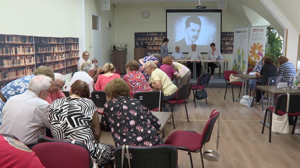 József Attila munkássága és élete volt a témája a szépkorúak műveltségi vetélkedőjének József Attila munkássága és élete volt a témája a szépkorúak műveltségi vetélkedőjének