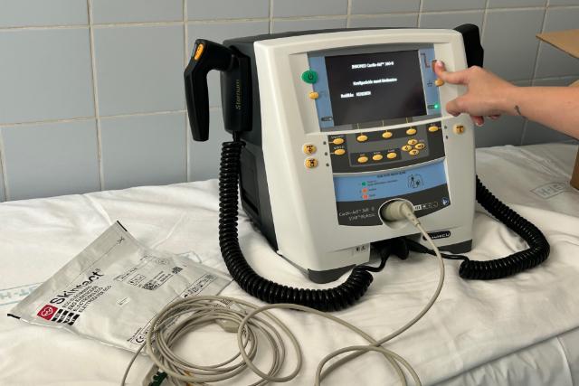 Defibrilltorral gazdagodott a gyermekambulancia